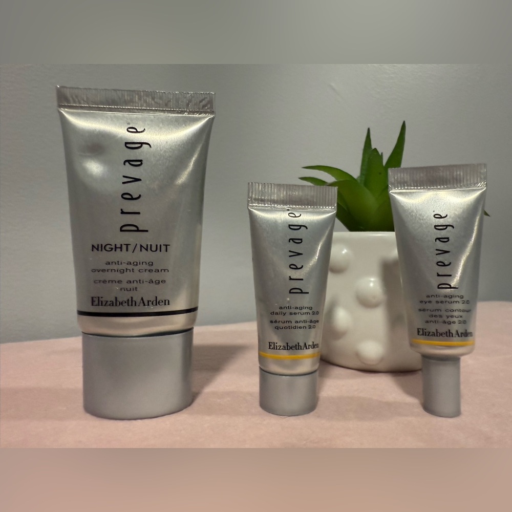 Elizabeth Arden Prevage Night/Nuit Anti-Aging Cream - Silver and Yellow